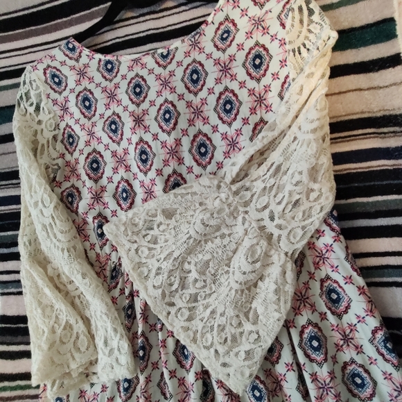 Boho style short dress. Size Small. - Picture 2 of 9